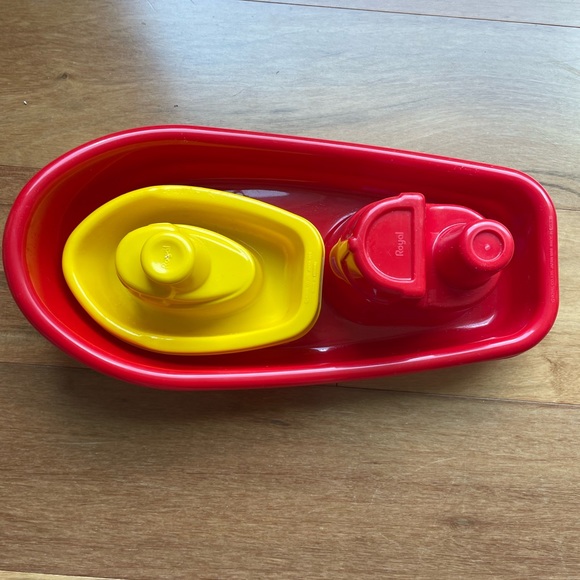 Plastic Boat Set - Picture 4 of 4